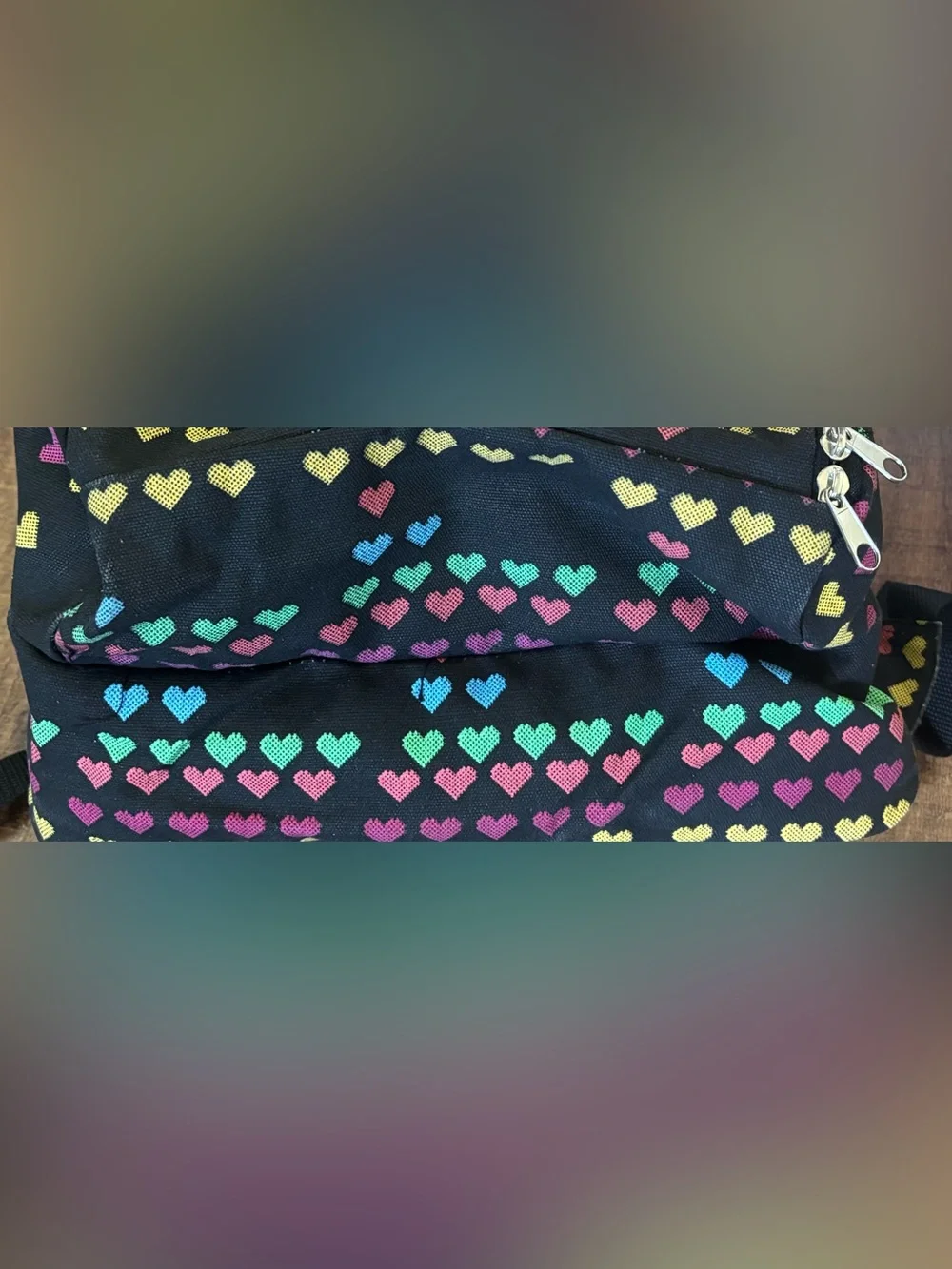 lugBLU Wireless Bluetooth Speaker Backpack black multicolor hearts NEW NWT